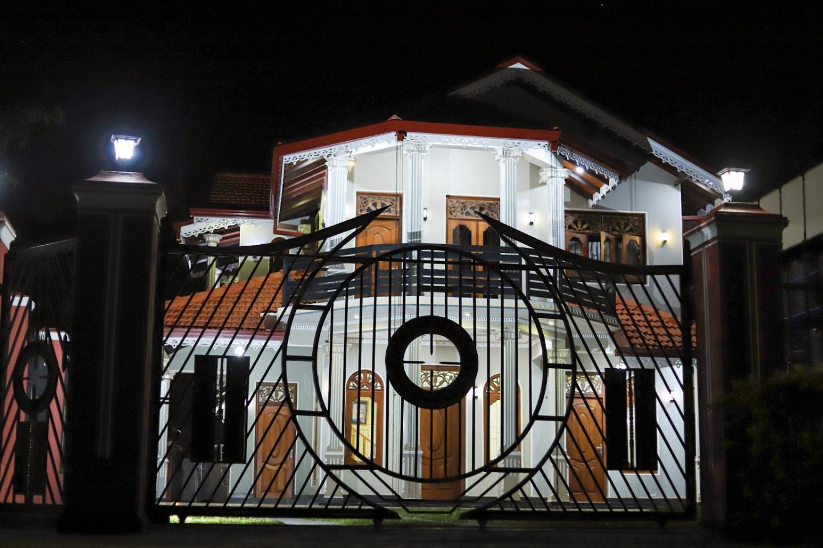 Shara Luxury Holiday Home Marawila Exterior foto