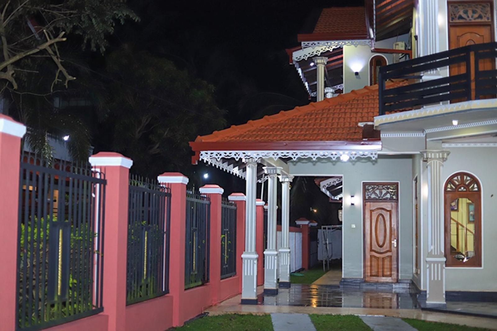Shara Luxury Holiday Home Marawila Exterior foto